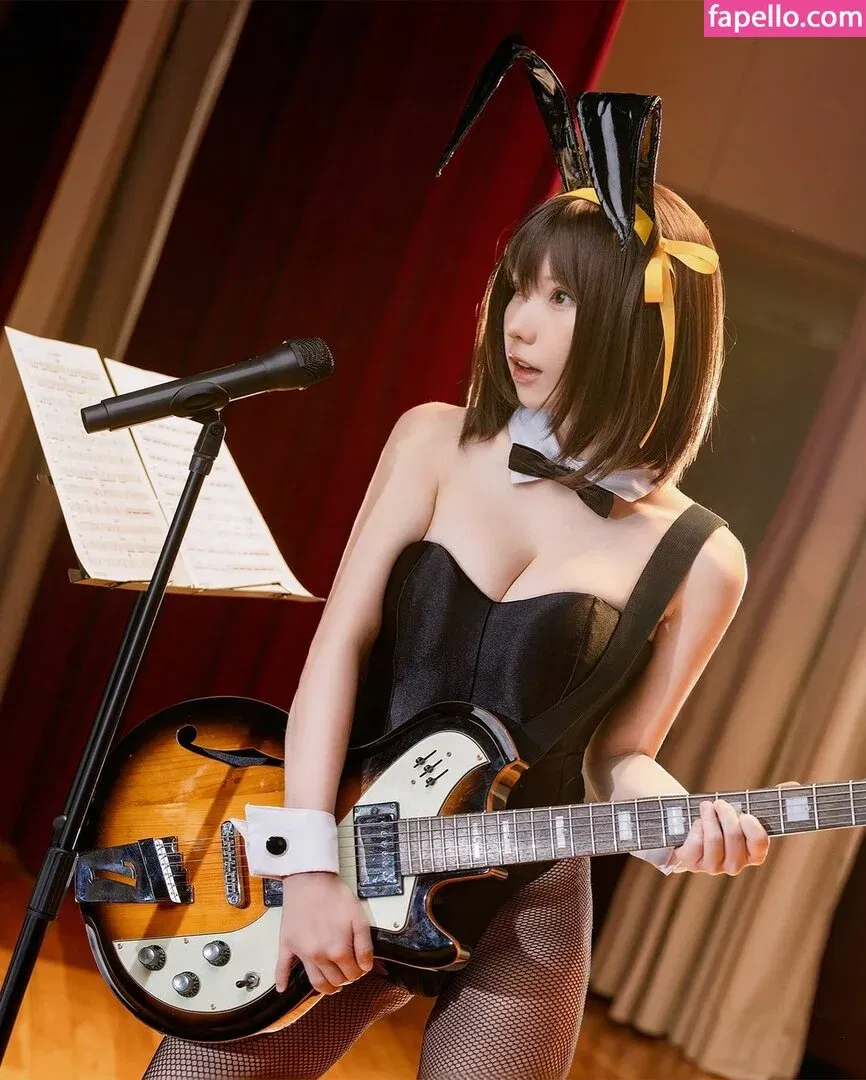 Enako / enako_cos / enakorin / えなこ Onlyfans Photo Gallery 