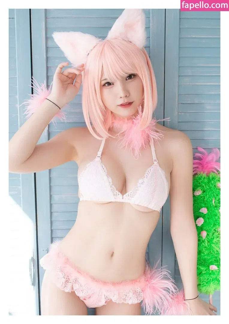 Enako / enako_cos / enakorin / えなこ Onlyfans Photo Gallery 