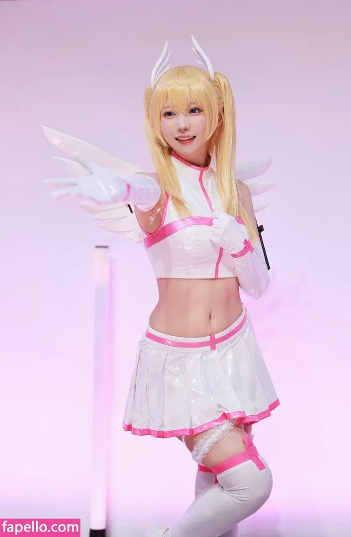 Enako / enako_cos / enakorin / えなこ Onlyfans Photo Gallery 