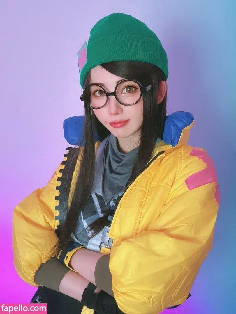 Enako / enako_cos / enakorin / えなこ Onlyfans Photo Gallery 