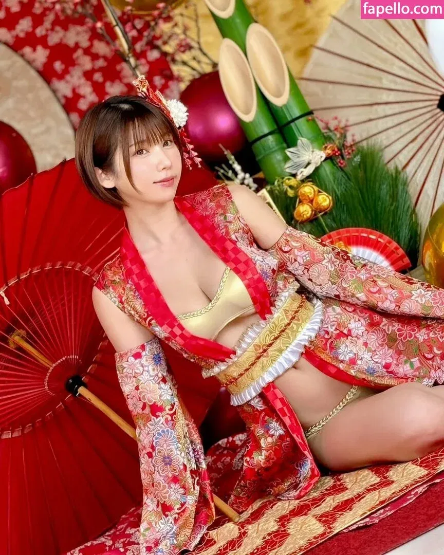 Enako / enako_cos / enakorin / えなこ Onlyfans Photo Gallery 