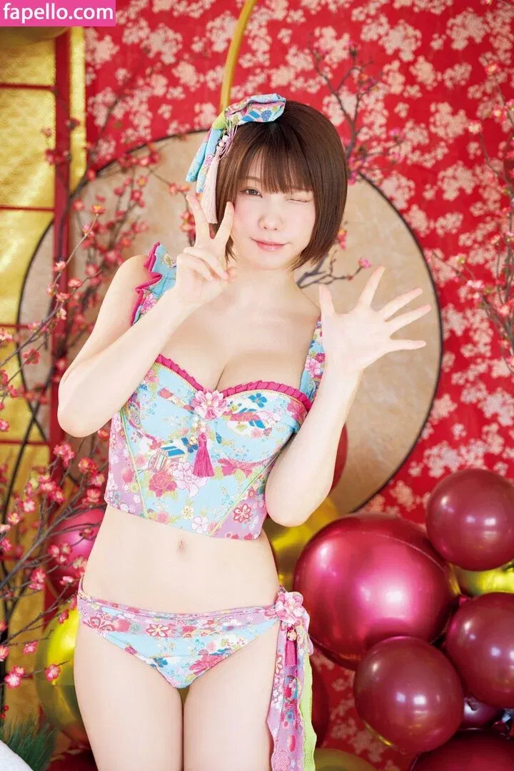 Enako / enako_cos / enakorin / えなこ Onlyfans Photo Gallery 