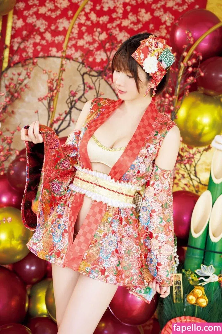 Enako / enako_cos / enakorin / えなこ Onlyfans Photo Gallery 