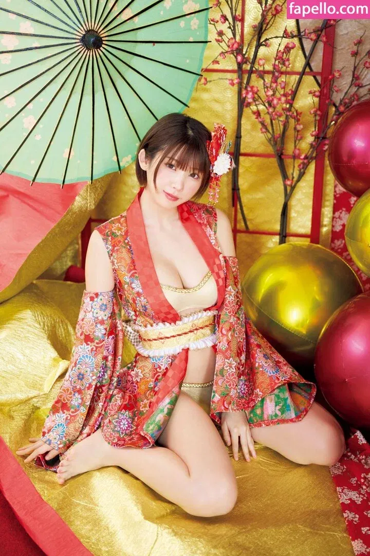 Enako / enako_cos / enakorin / えなこ Onlyfans Photo Gallery 