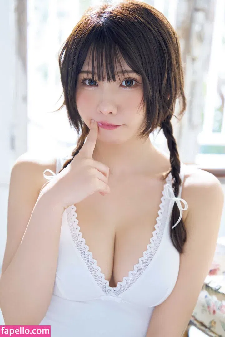 Enako / enako_cos / enakorin / えなこ Onlyfans Photo Gallery 