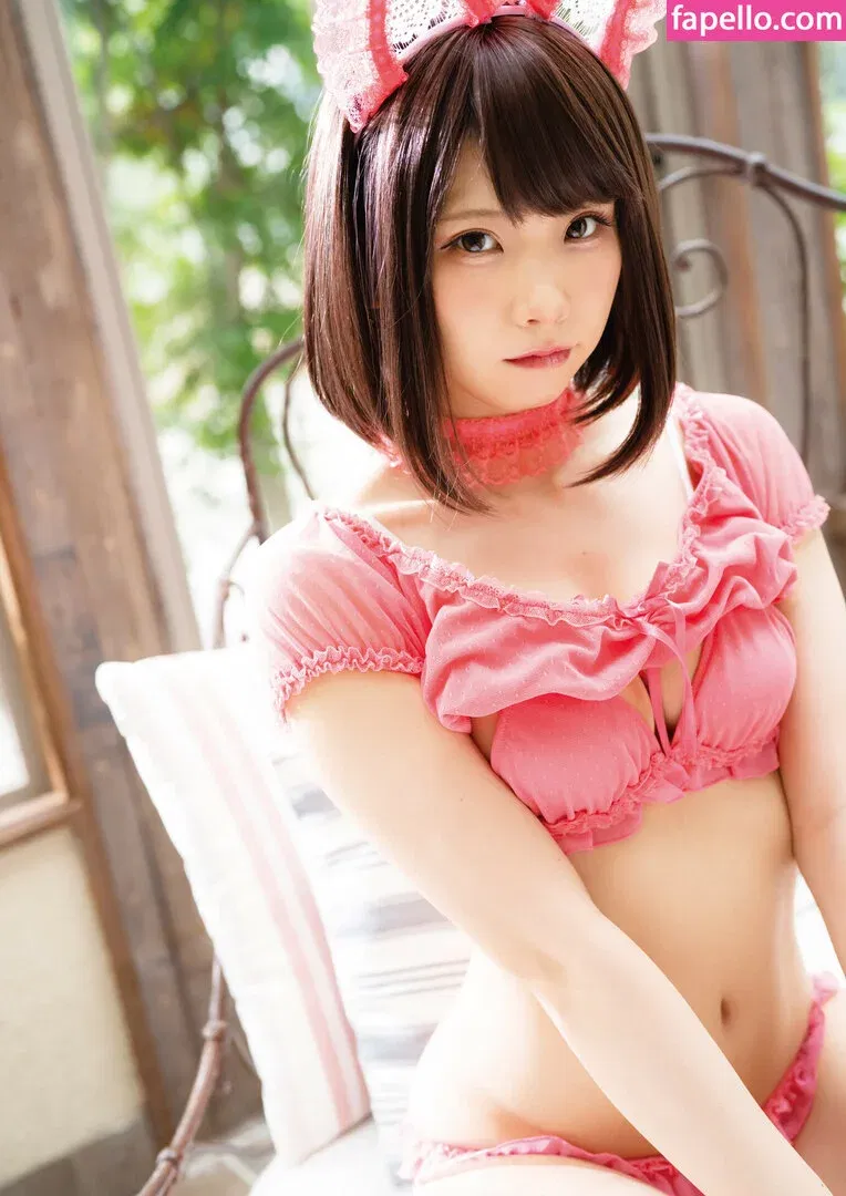 Enako / enako_cos / enakorin / えなこ Onlyfans Photo Gallery 