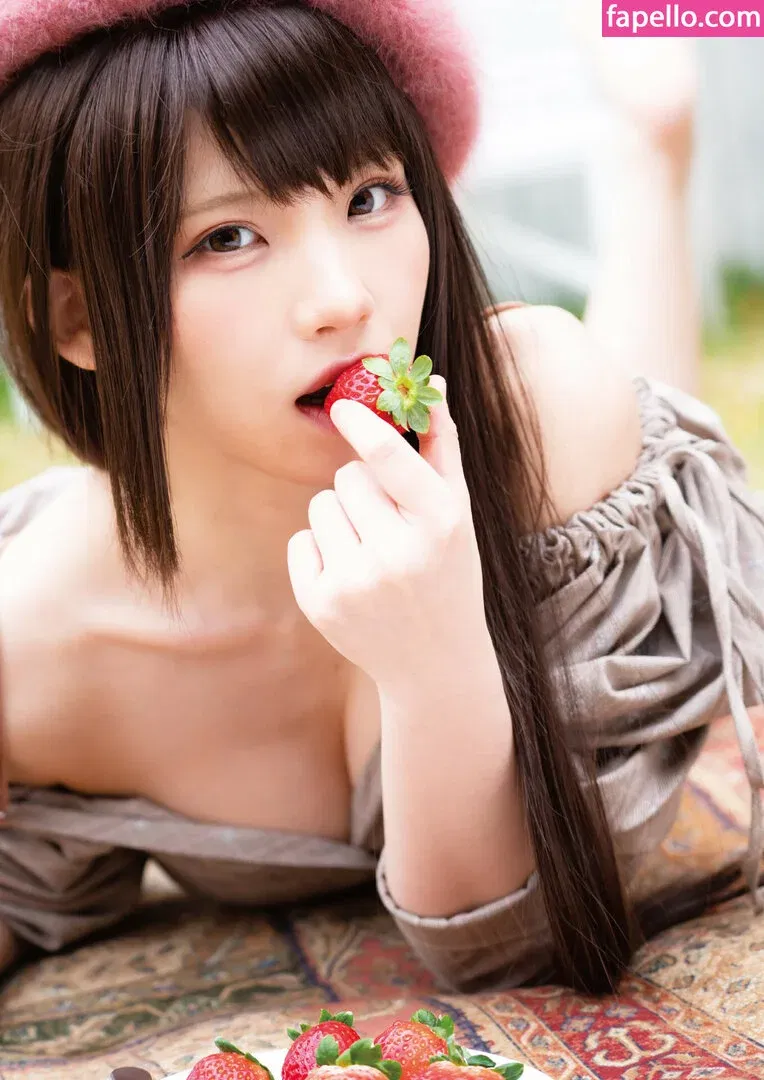 Enako / enako_cos / enakorin / えなこ Onlyfans Photo Gallery 