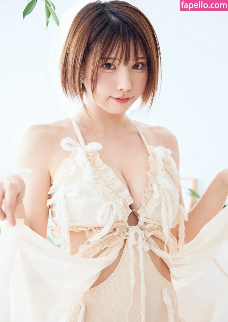 Enako / enako_cos / enakorin / えなこ Onlyfans Photo Gallery 