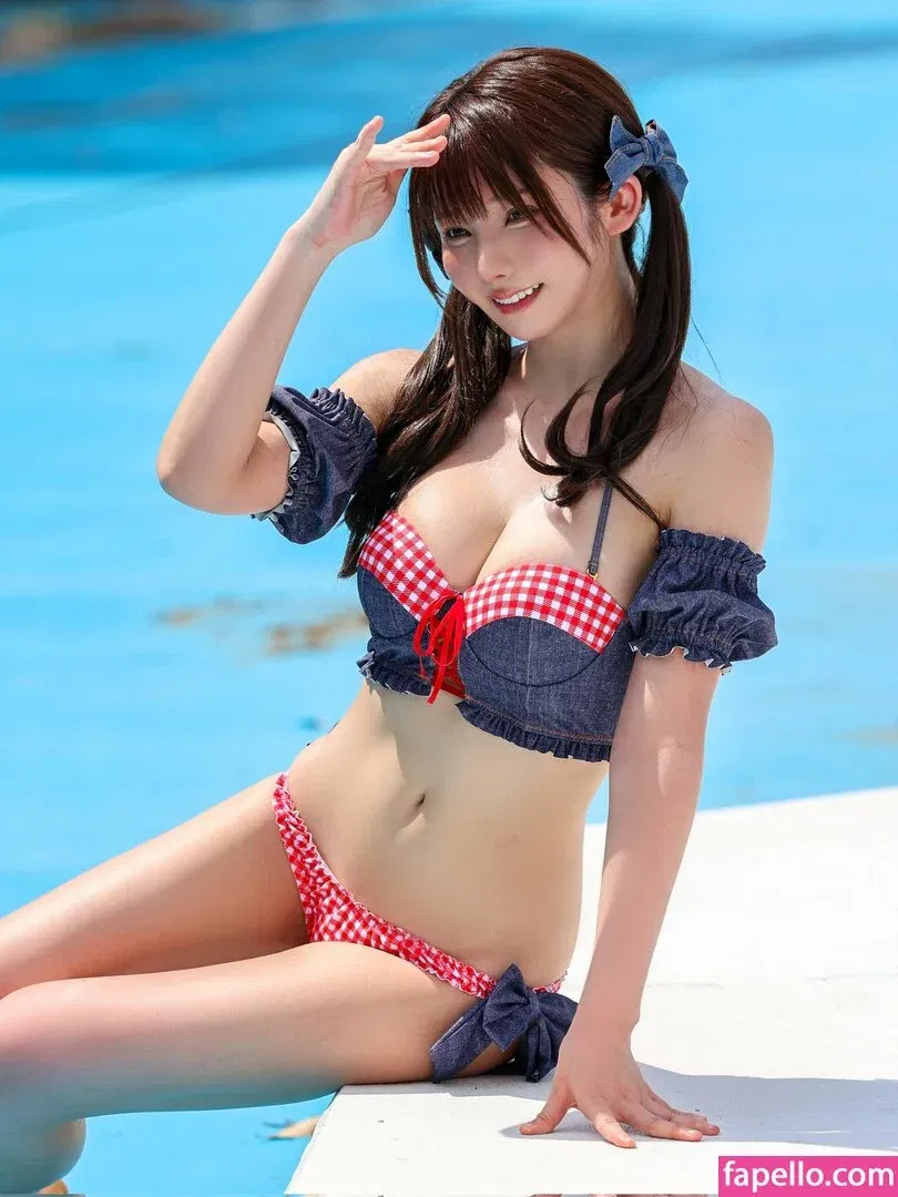 Enako / enako_cos / enakorin / えなこ Onlyfans Photo Gallery 