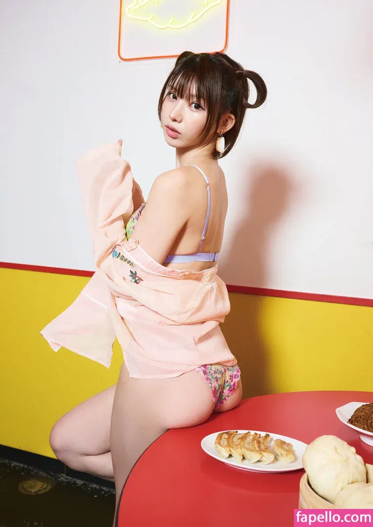 Enako / enako_cos / enakorin / えなこ Onlyfans Photo Gallery 