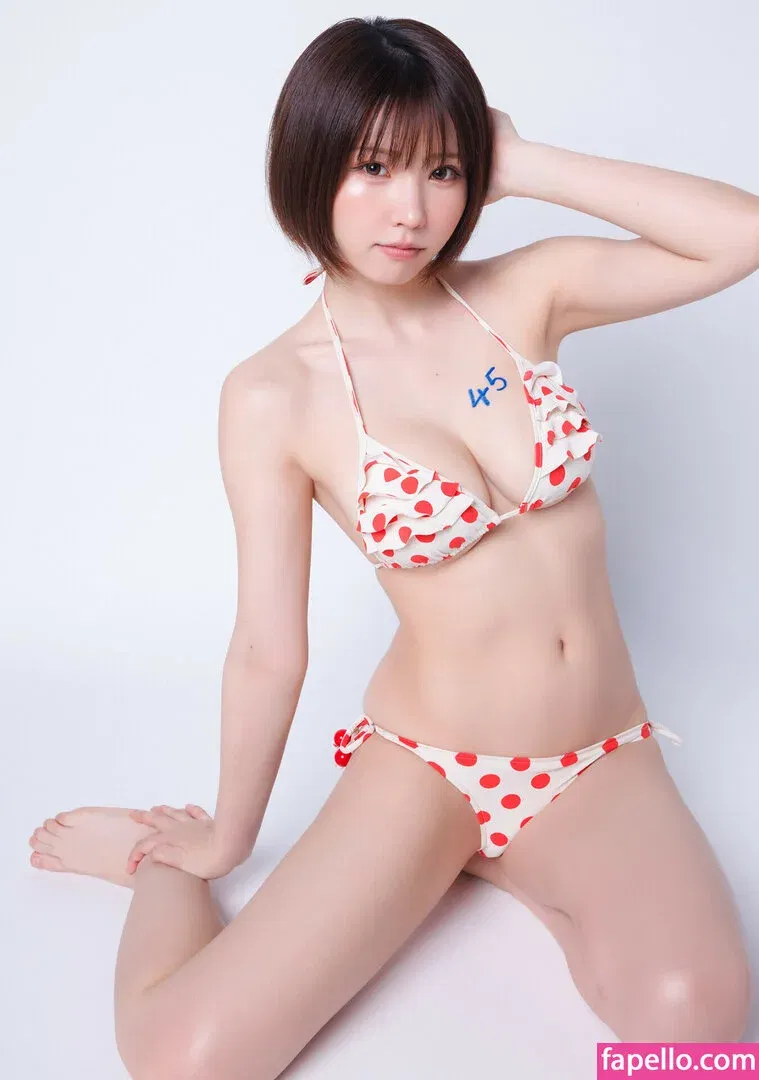 Enako / enako_cos / enakorin / えなこ Onlyfans Photo Gallery 