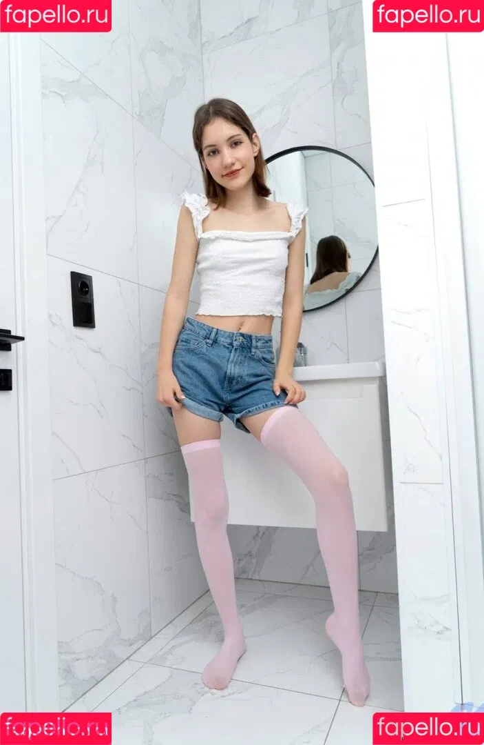 G.Q / hareniks / 𝐍𝐈𝐊𝐊𝐈 Onlyfans Photo Gallery 