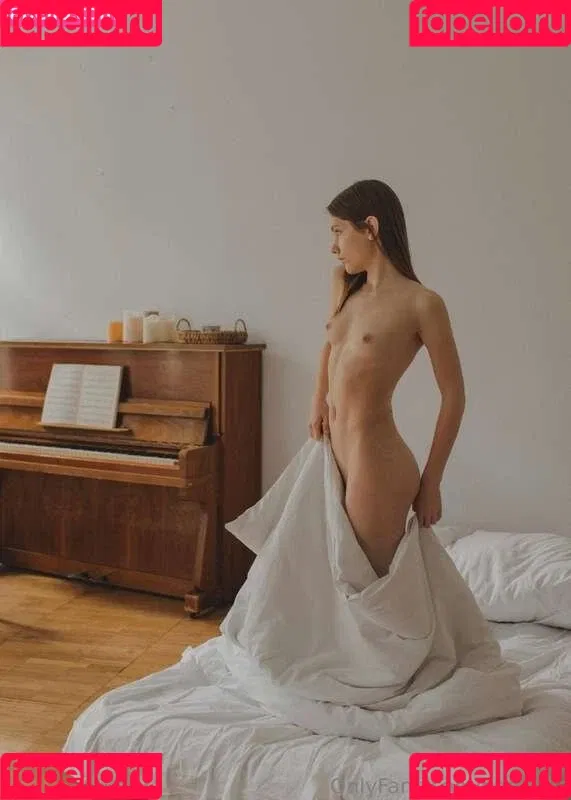 G.Q / hareniks / 𝐍𝐈𝐊𝐊𝐈 Onlyfans Photo Gallery 