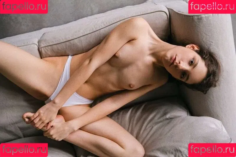 G.Q / hareniks / 𝐍𝐈𝐊𝐊𝐈 Onlyfans Photo Gallery 