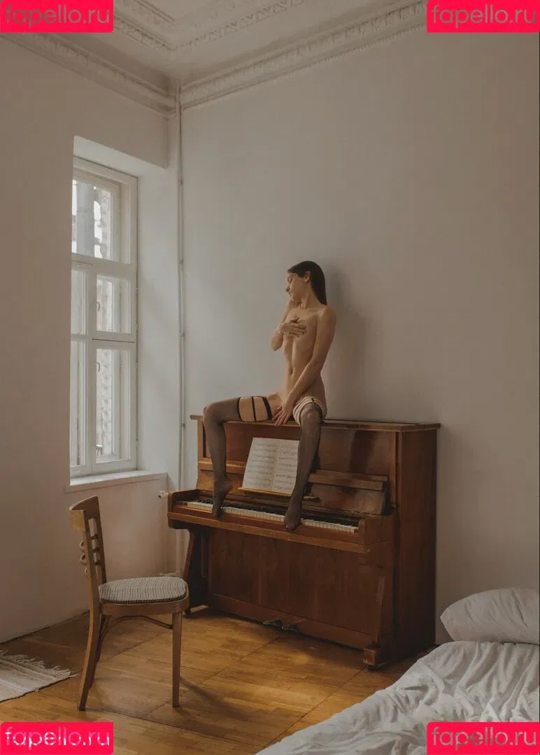 G.Q / hareniks / 𝐍𝐈𝐊𝐊𝐈 Onlyfans Photo Gallery 