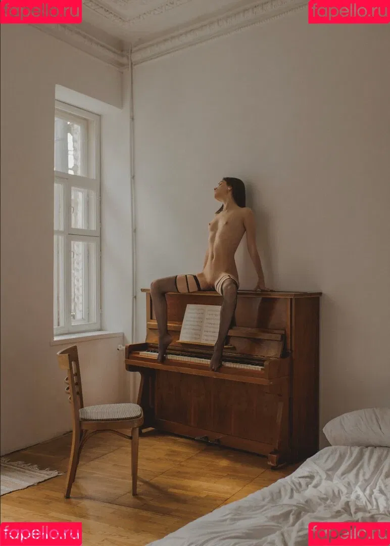 G.Q / hareniks / 𝐍𝐈𝐊𝐊𝐈 Onlyfans Photo Gallery 