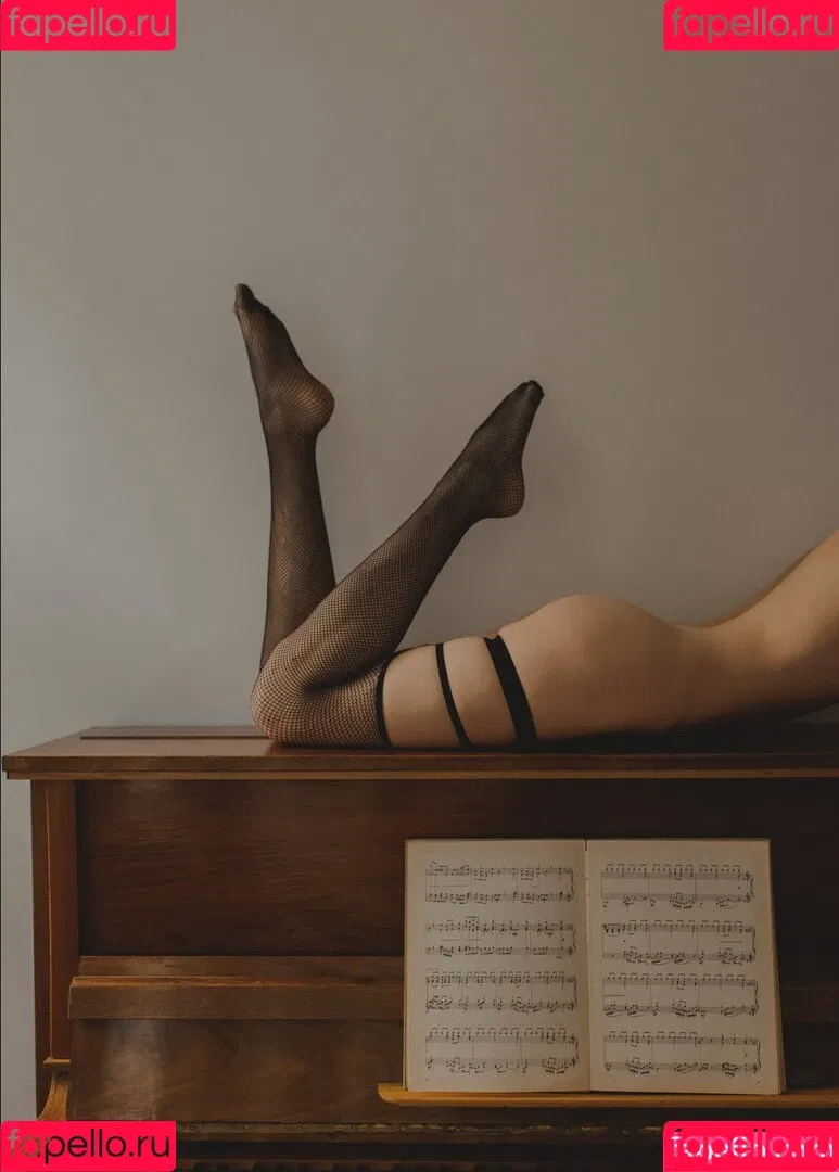 G.Q / hareniks / 𝐍𝐈𝐊𝐊𝐈 Onlyfans Photo Gallery 