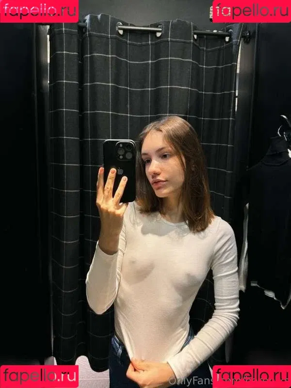 G.Q / hareniks / 𝐍𝐈𝐊𝐊𝐈 Onlyfans Photo Gallery 