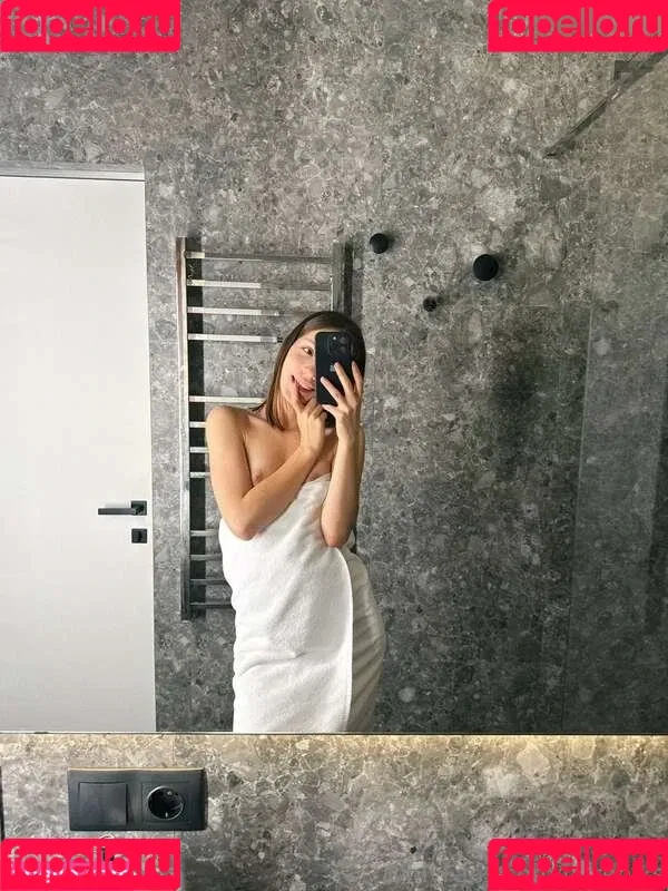 G.Q / hareniks / 𝐍𝐈𝐊𝐊𝐈 Onlyfans Photo Gallery 