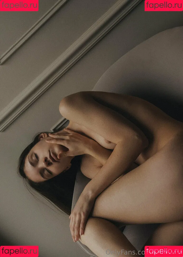 G.Q / hareniks / 𝐍𝐈𝐊𝐊𝐈 Onlyfans Photo Gallery 