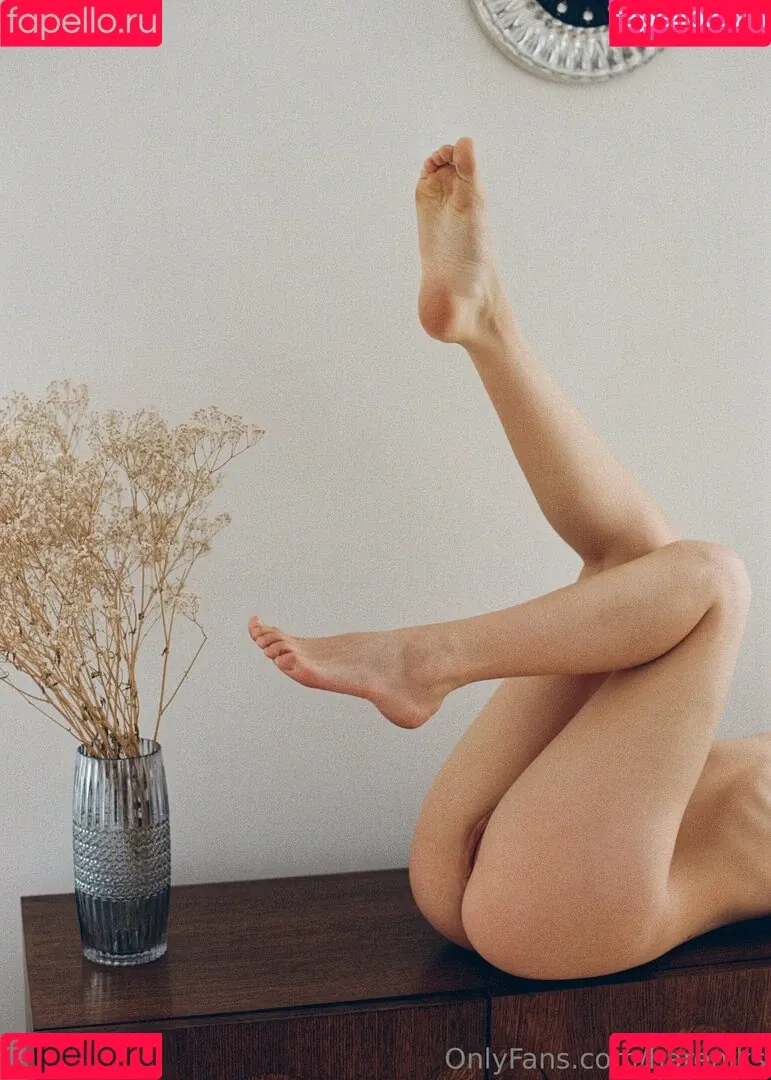 G.Q / hareniks / 𝐍𝐈𝐊𝐊𝐈 Onlyfans Photo Gallery 