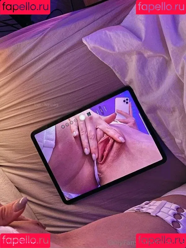 G.Q / hareniks / 𝐍𝐈𝐊𝐊𝐈 Onlyfans Photo Gallery 