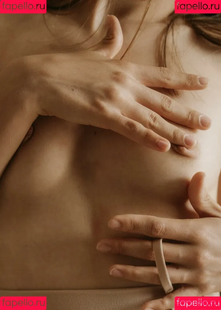 G.Q / hareniks / 𝐍𝐈𝐊𝐊𝐈 Onlyfans Photo Gallery 