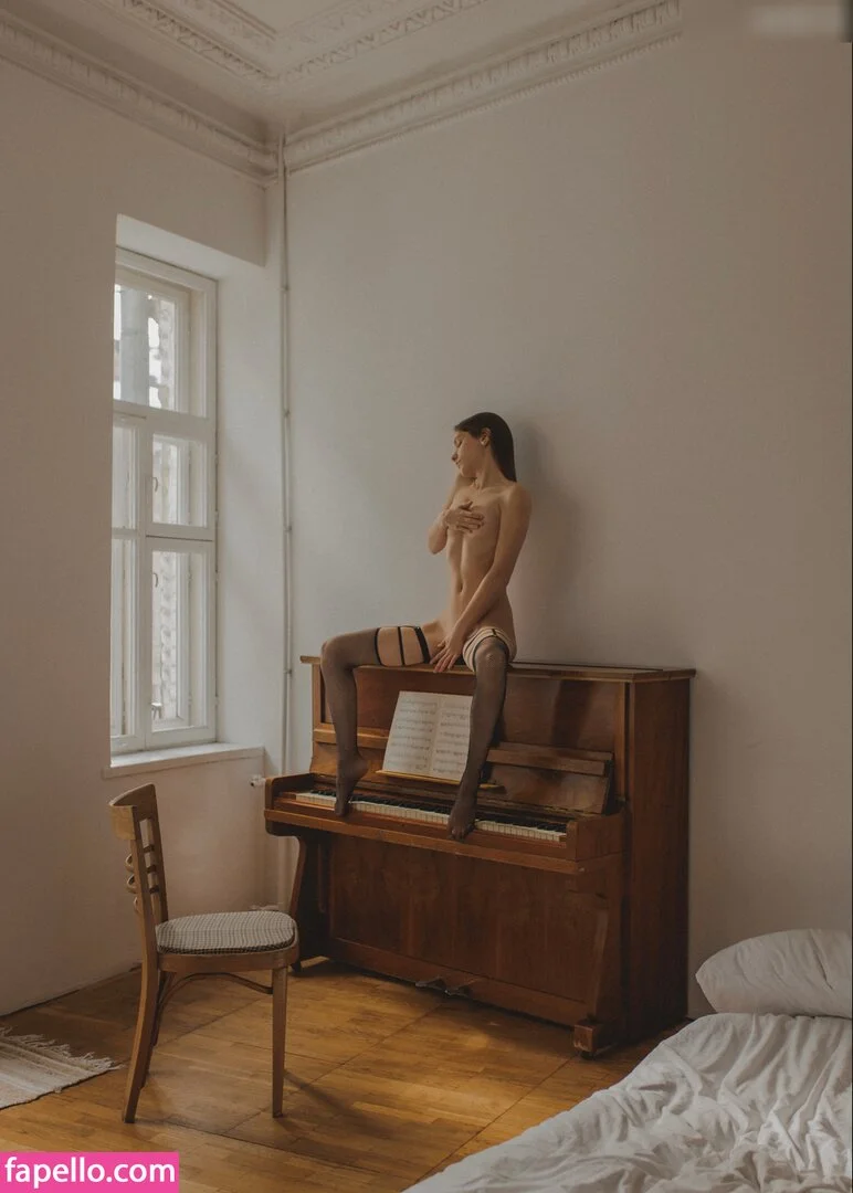 G.Q / hareniks / 𝐍𝐈𝐊𝐊𝐈 Onlyfans Photo Gallery 