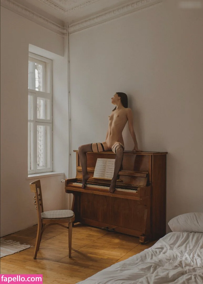 G.Q / hareniks / 𝐍𝐈𝐊𝐊𝐈 Onlyfans Photo Gallery 