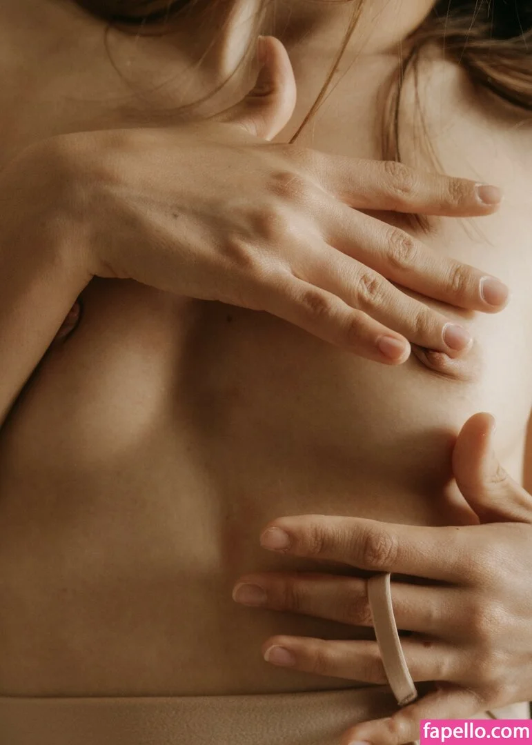 G.Q / hareniks / 𝐍𝐈𝐊𝐊𝐈 Onlyfans Photo Gallery 