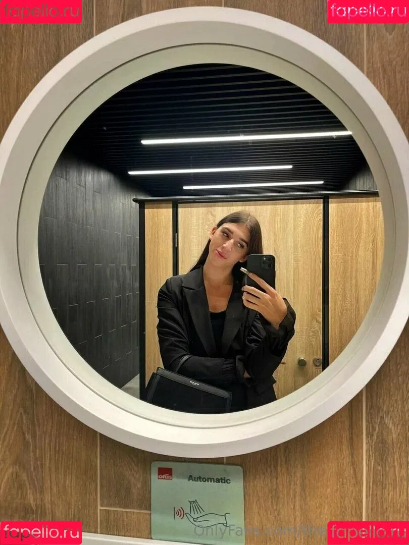 theginadivine / theginadivine.official Onlyfans Photo Gallery 