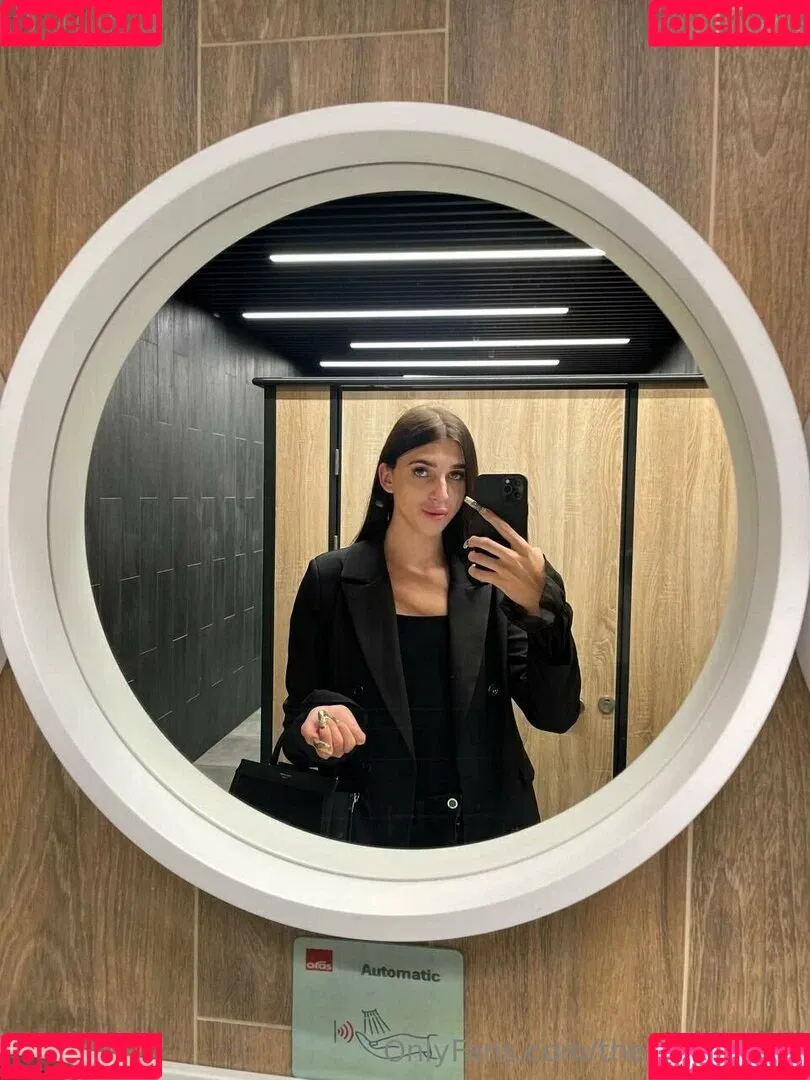 theginadivine / theginadivine.official Onlyfans Photo Gallery 