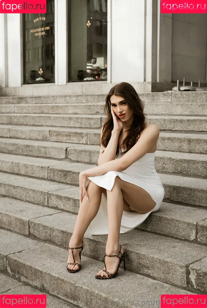 theginadivine / theginadivine.official Onlyfans Photo Gallery 