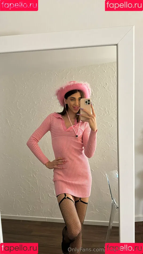 theginadivine / theginadivine.official Onlyfans Photo Gallery 