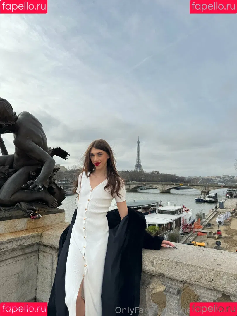 theginadivine / theginadivine.official Onlyfans Photo Gallery 