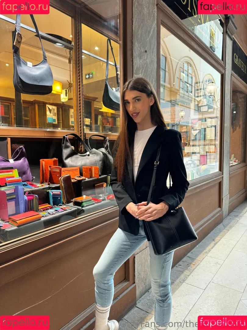 theginadivine / theginadivine.official Onlyfans Photo Gallery 