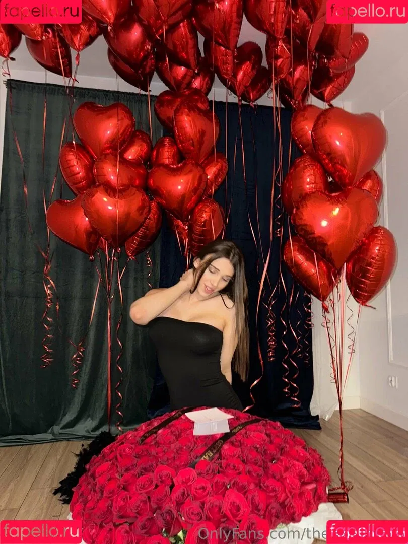 theginadivine / theginadivine.official Onlyfans Photo Gallery 