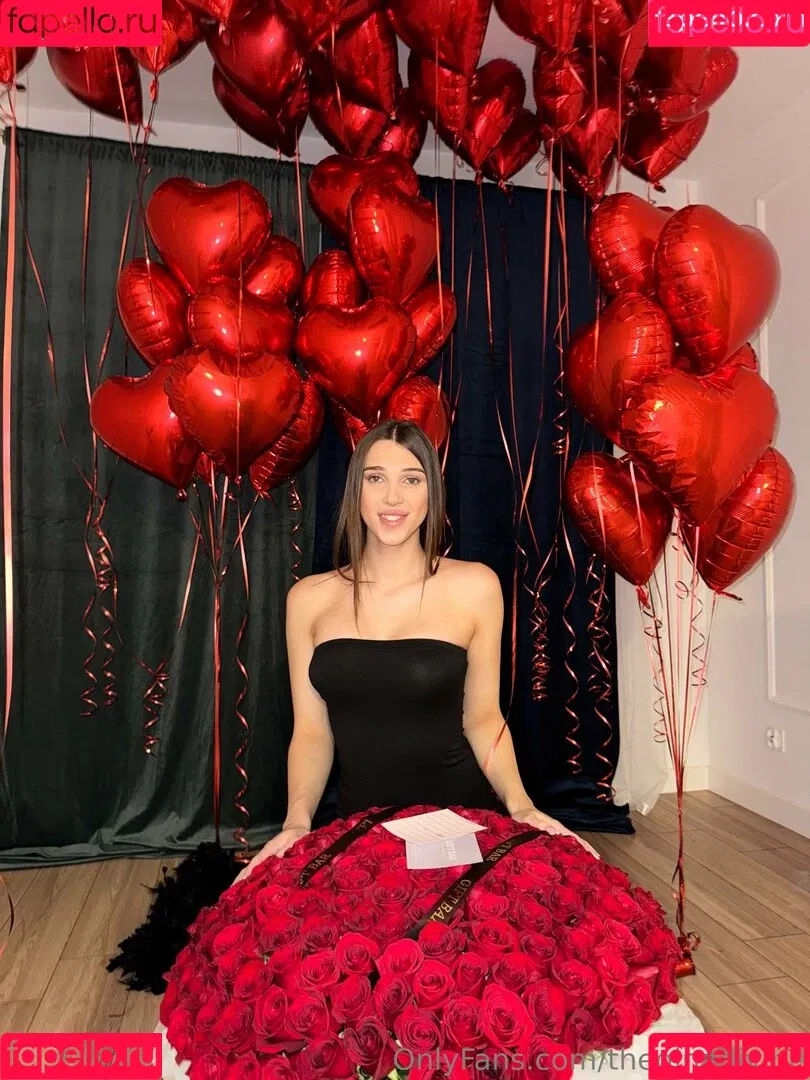 theginadivine / theginadivine.official Onlyfans Photo Gallery 