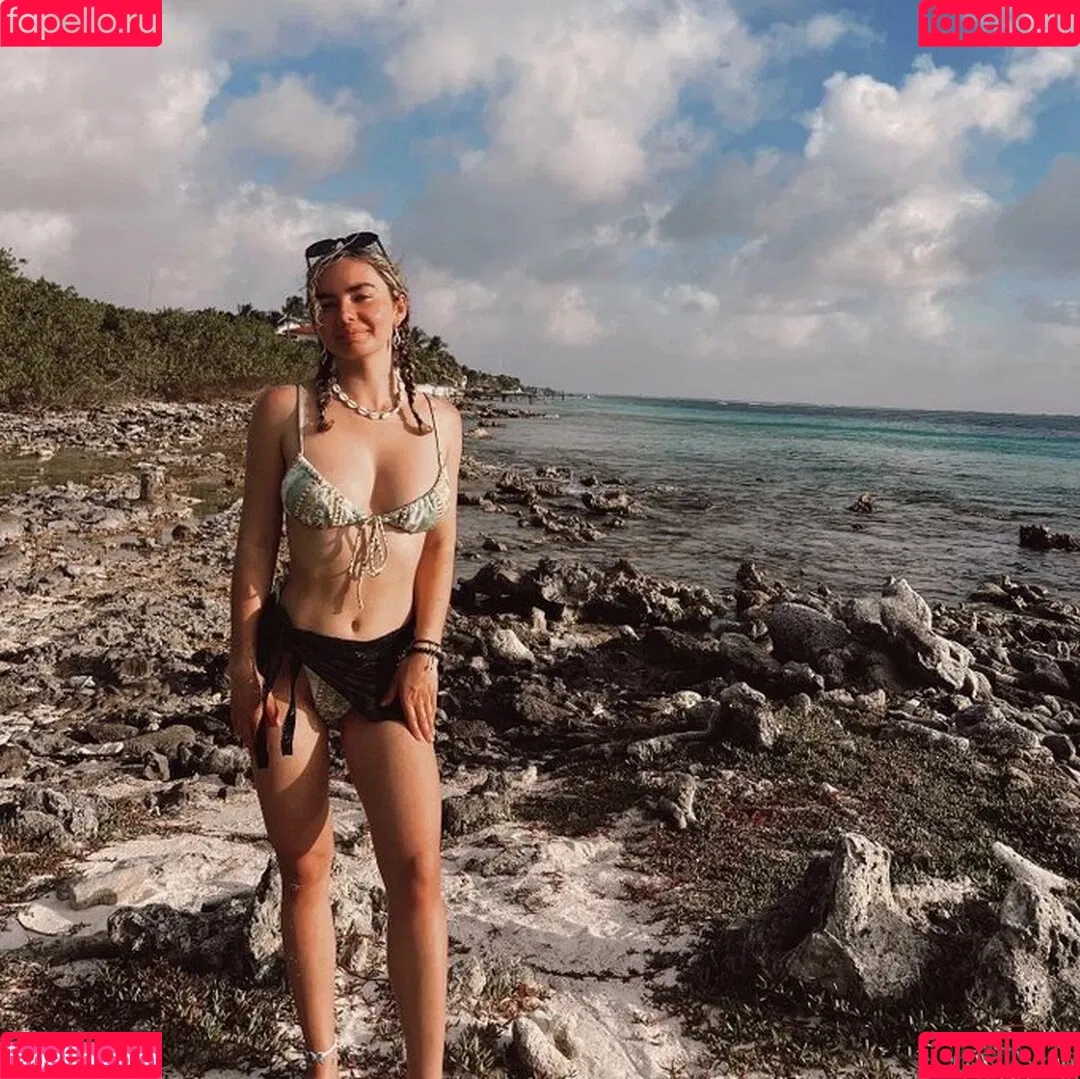 adventurewithalaska / alaskarenee Onlyfans Photo Gallery 