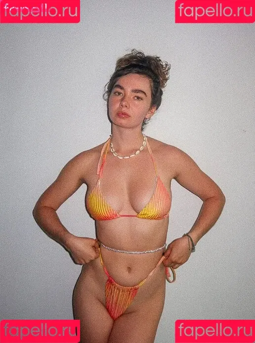 adventurewithalaska / alaskarenee Onlyfans Photo Gallery 