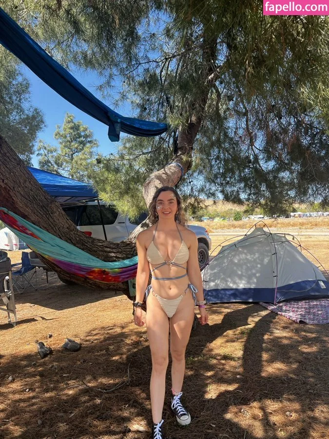 adventurewithalaska / alaskarenee Onlyfans Photo Gallery 