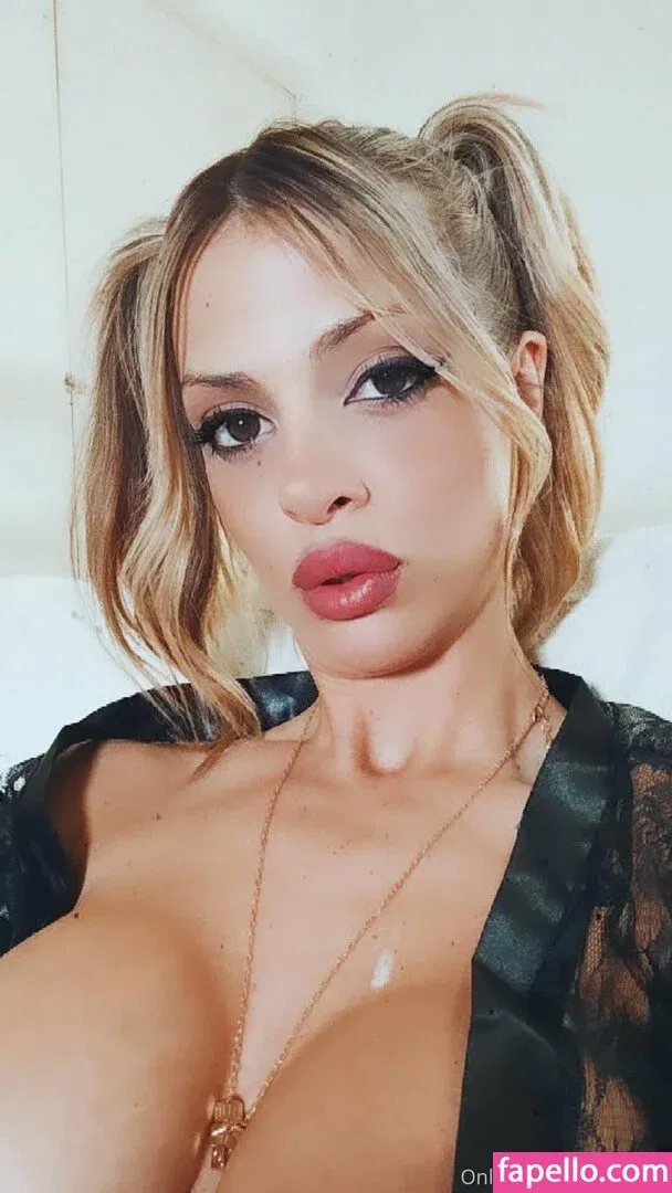 suarars / suararsrs Onlyfans Photo Gallery 