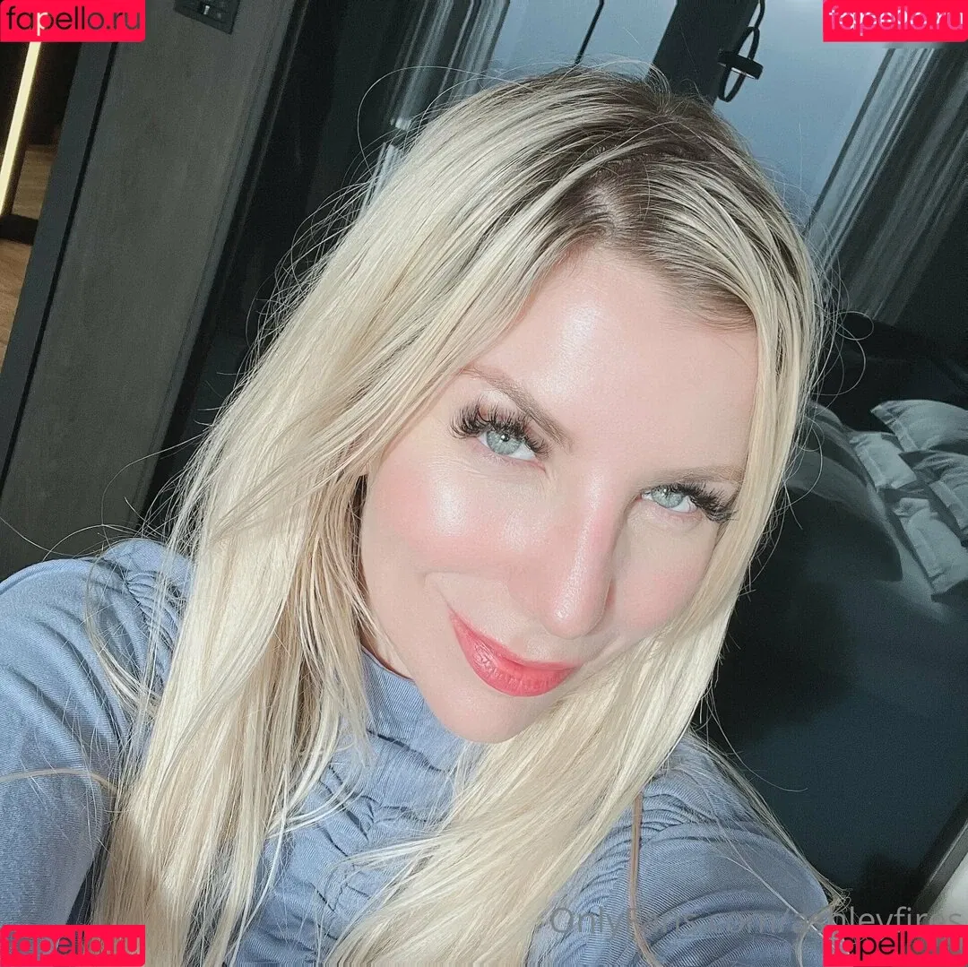 Ashley Fires / alternateashley / ashleyfires Onlyfans Photo Gallery 