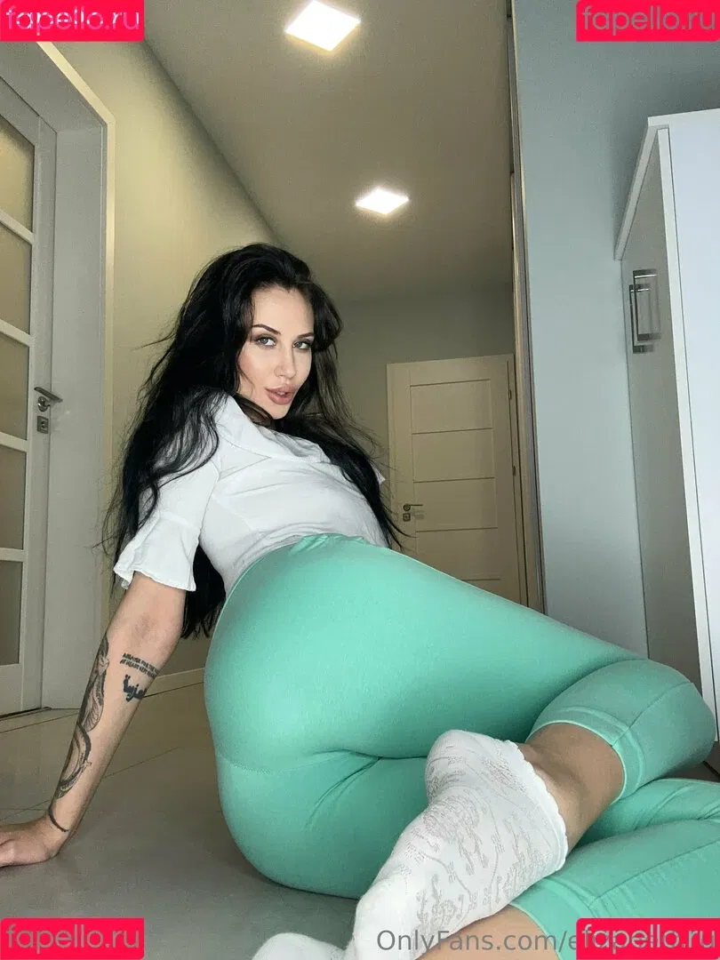 elizabeth__q / elizabeth_q Onlyfans Photo Gallery 
