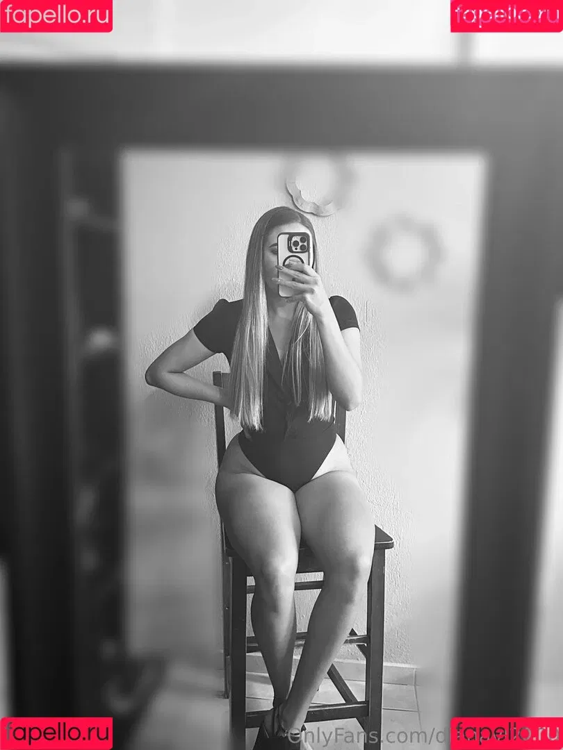 ddavila2000 / dianavl2000 Onlyfans Photo Gallery 