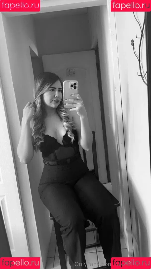 ddavila2000 / dianavl2000 Onlyfans Photo Gallery 