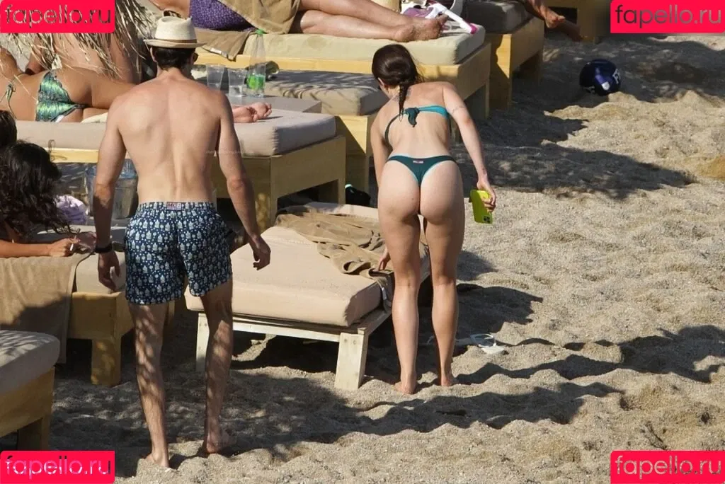 Aurora Ramazzotti / Michelle Hunziker's daughter / therealauroragram Onlyfans Photo Gallery 