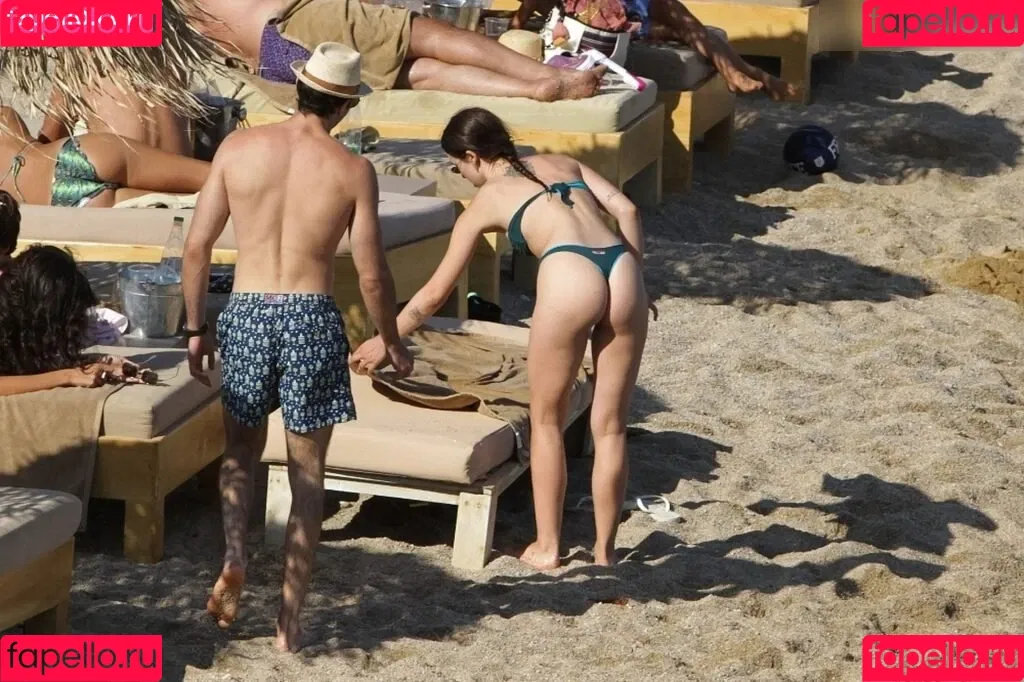 Aurora Ramazzotti / Michelle Hunziker's daughter / therealauroragram Onlyfans Photo Gallery 