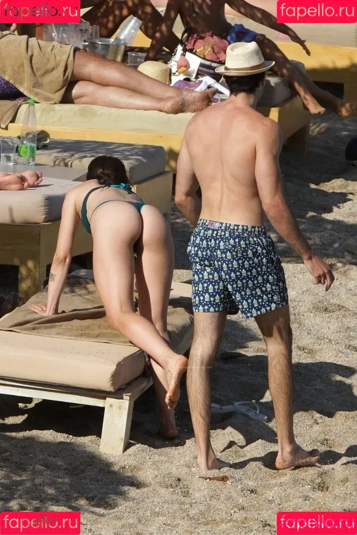 Aurora Ramazzotti / Michelle Hunziker's daughter / therealauroragram Onlyfans Photo Gallery 