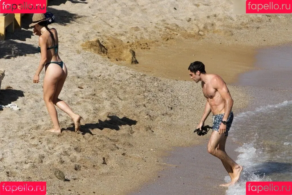 Aurora Ramazzotti / Michelle Hunziker's daughter / therealauroragram Onlyfans Photo Gallery 